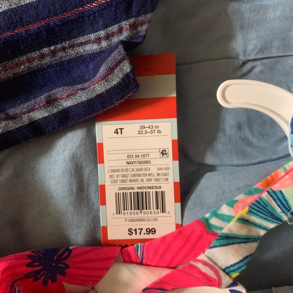 BUNDLE OF DRESSES - Picture 5 of 6